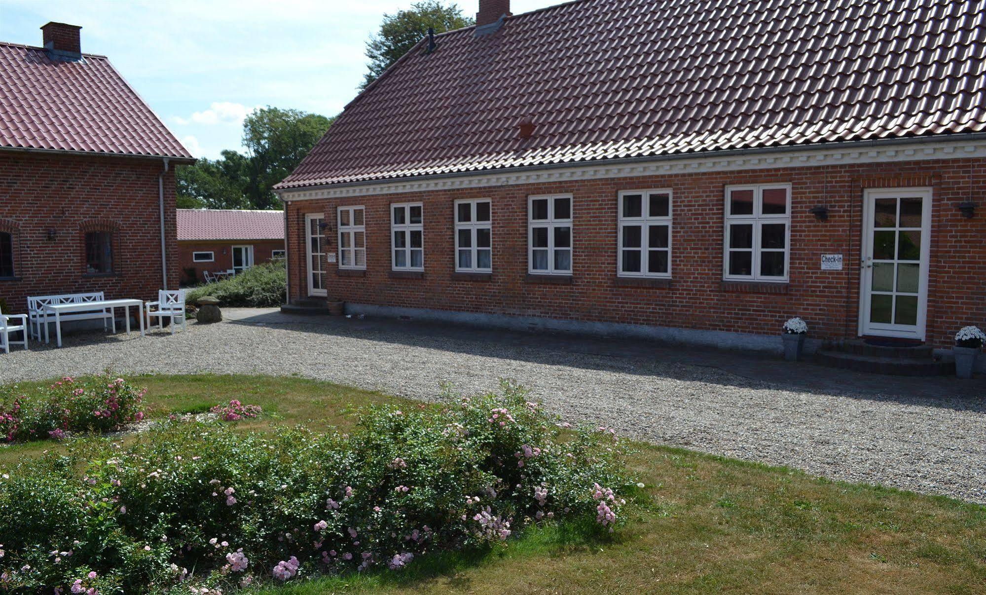 Bed & Breakfast Tistrup Exterior photo